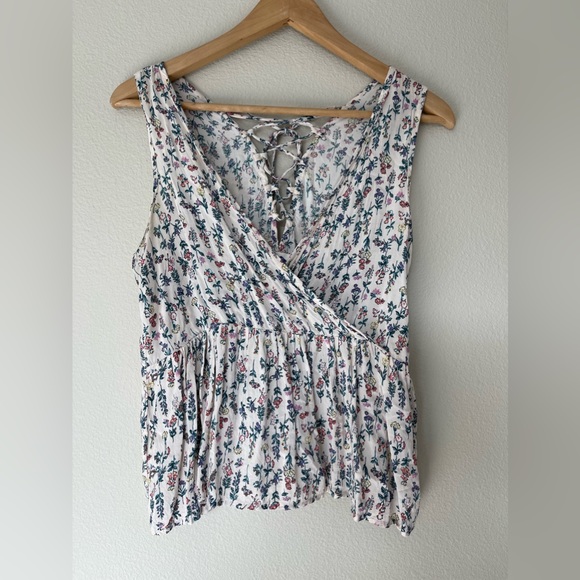 Sadie Robertson sleeveless floral print top Size M - Picture 2 of 7